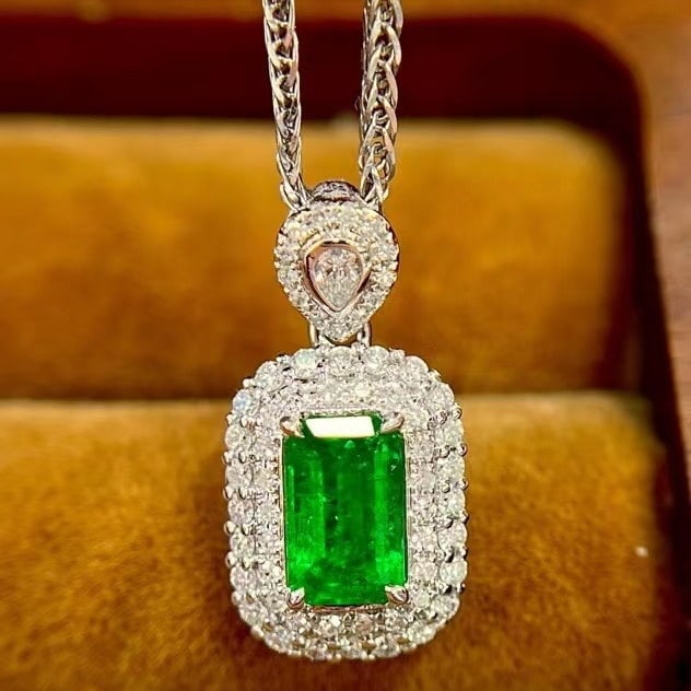 14k Gold 1.10 Ctw Vivid Green Natural Emerald & Diamond Pendant( Without Chain ) - 3