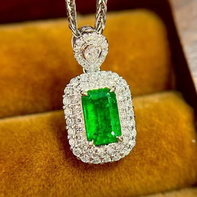 14k Gold 1.10 Ctw Vivid Green Natural Emerald & Diamond Pendant( Without Chain ) - 4