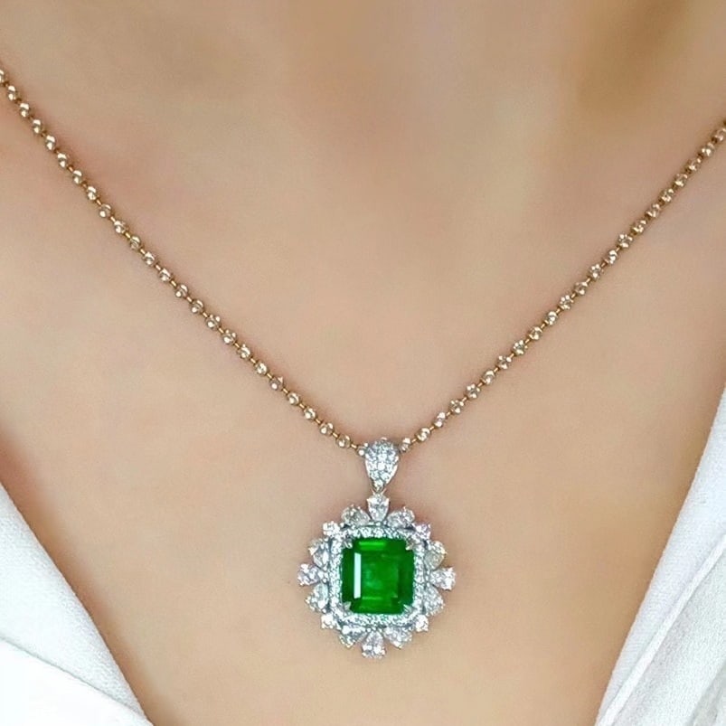 14k Gold 2.91 Ctw Vivid Green Natural Emerald & Diamond Pendant( Without Chain ) - 4