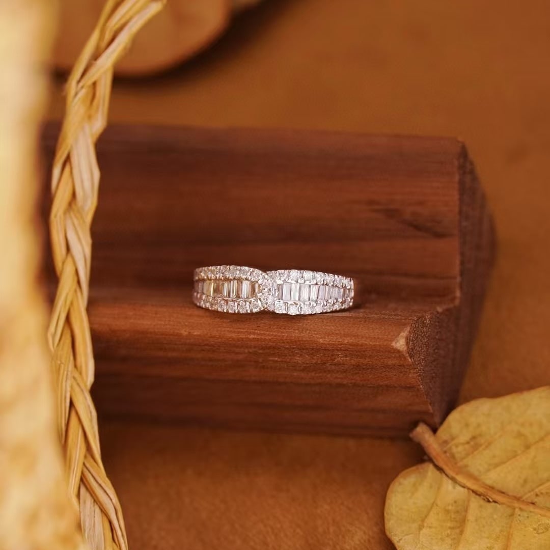 14k Gold 0.68 Ct Natural H Diamond Ring - 4