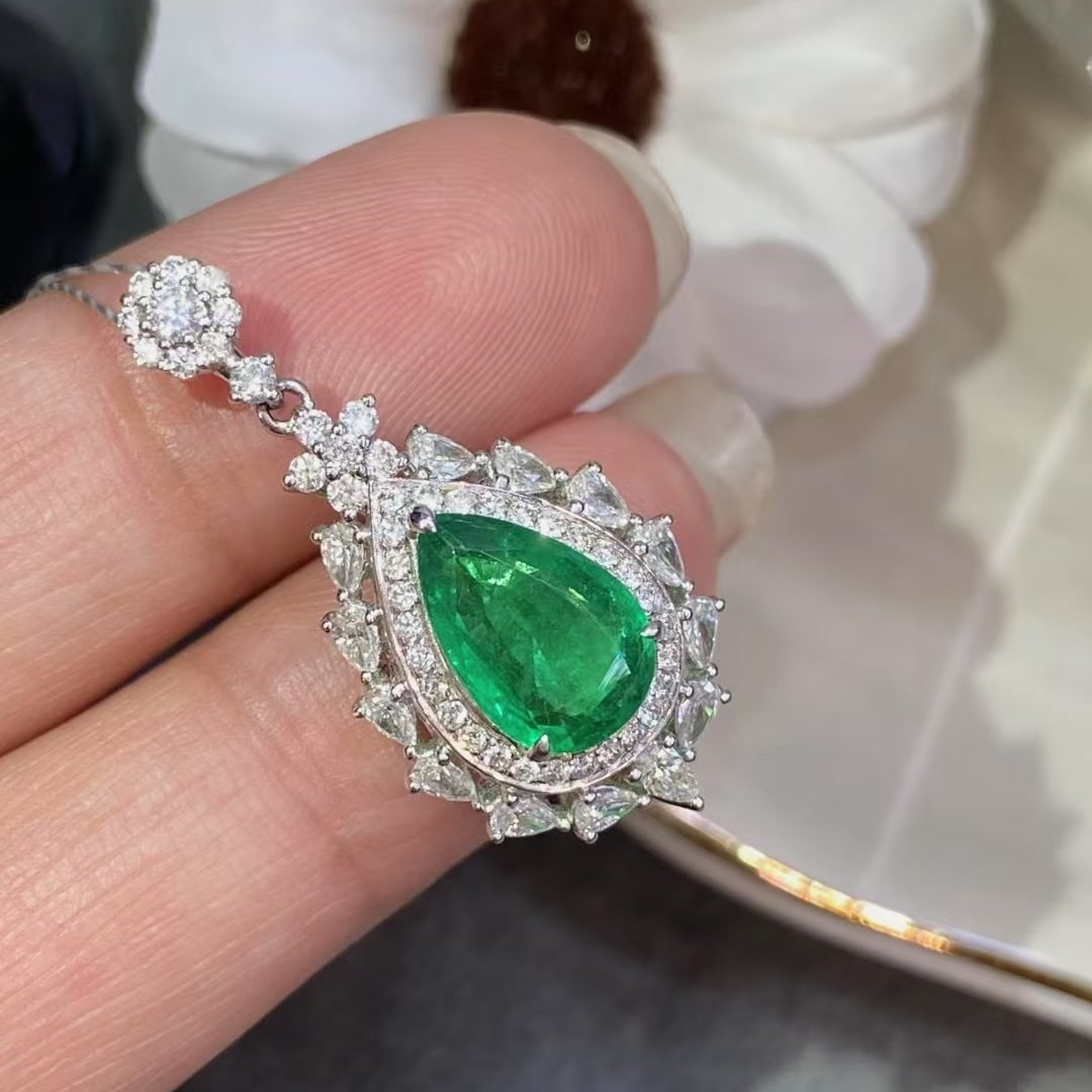 14k Gold 2.74 Ctw Vivid Green Natural Emerald & Diamond Pendant( Without Chain ) - 2