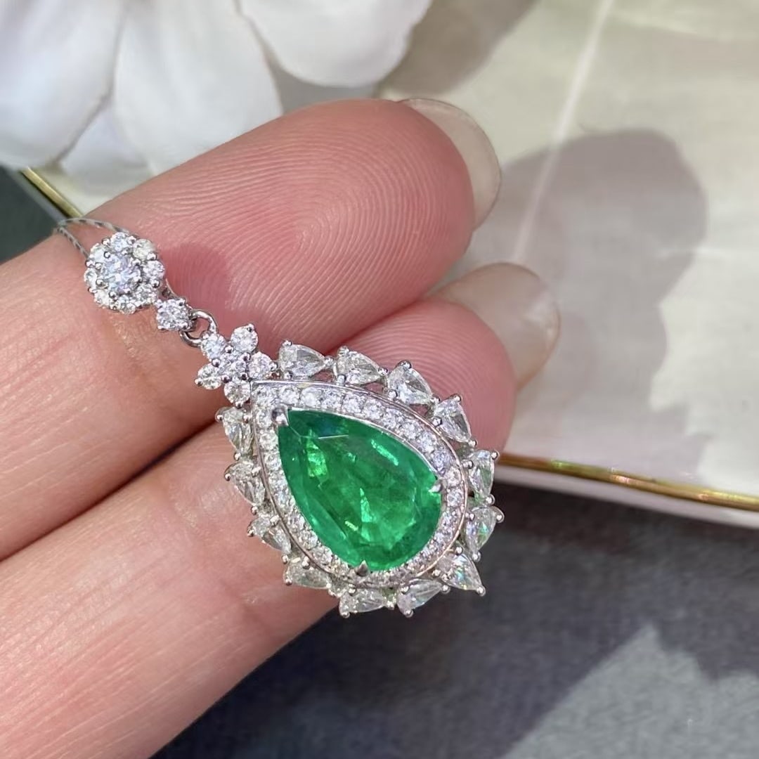 14k Gold 2.74 Ctw Vivid Green Natural Emerald & Diamond Pendant( Without Chain ) - 3