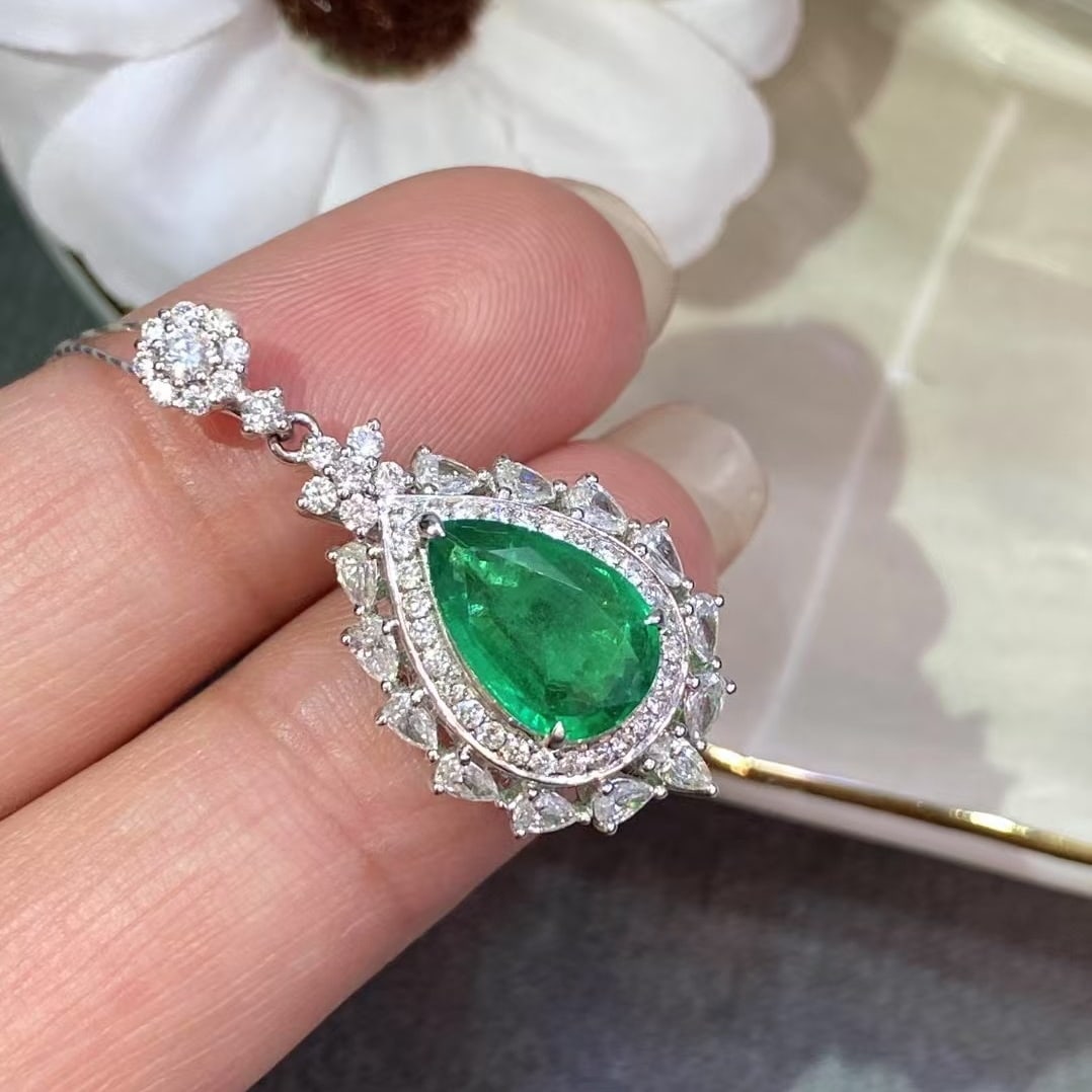 14k Gold 2.74 Ctw Vivid Green Natural Emerald & Diamond Pendant( Without Chain ) - 4
