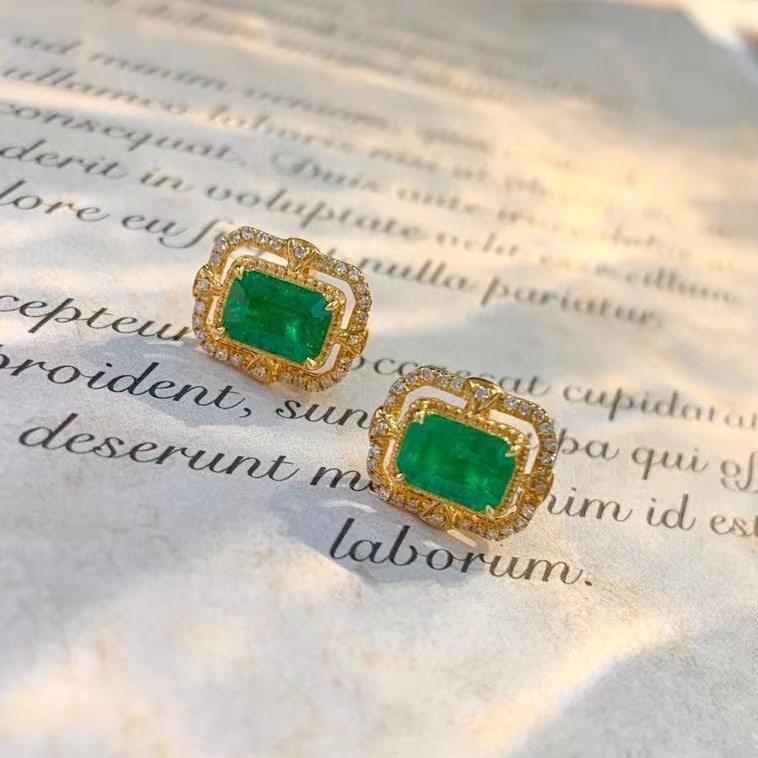 14k Gold 1.8 Ct Natural Emerald & Diamond Earrings - 3