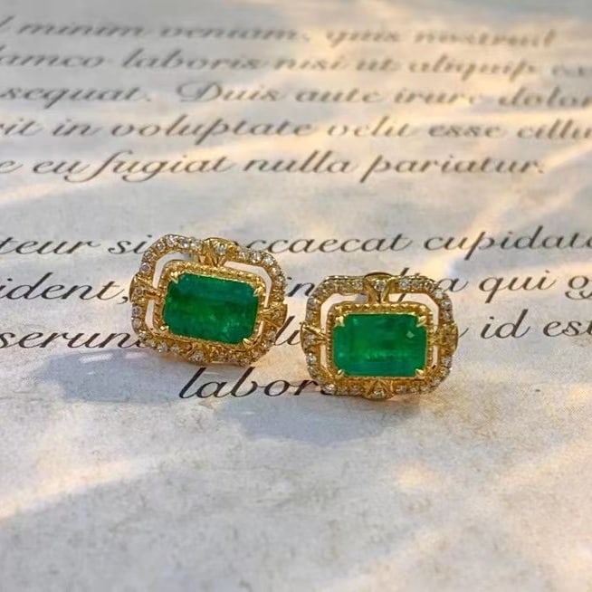 14k Gold 1.8 Ct Natural Emerald & Diamond Earrings - 4