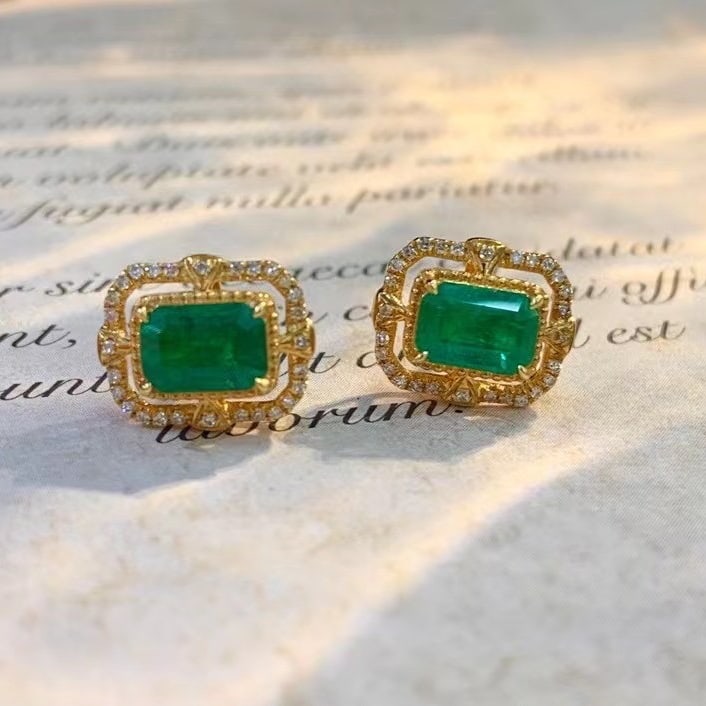 14k Gold 1.8 Ct Natural Emerald & Diamond Earrings - 5