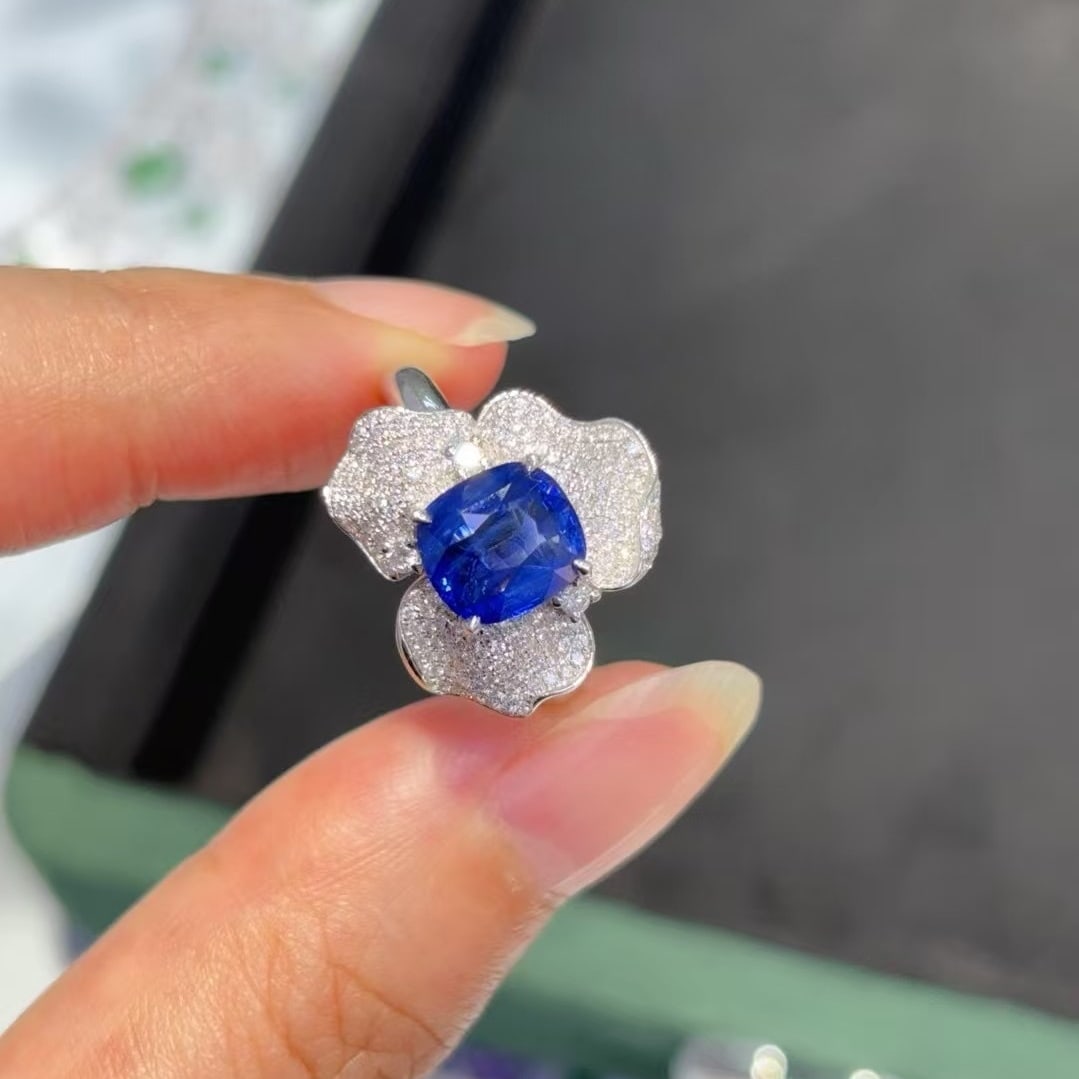 14k Gold 3.32 Ctw Natural Sapphire & Diamond Ring: Ref:230982202 / / gold content:14k gold / / ring size:7. 25us / / / / main gemstone:sapphire / / shape:cushion / / carat weight:2. 52ct / / color:royal blue / / treatment:natural / / / / adjacent