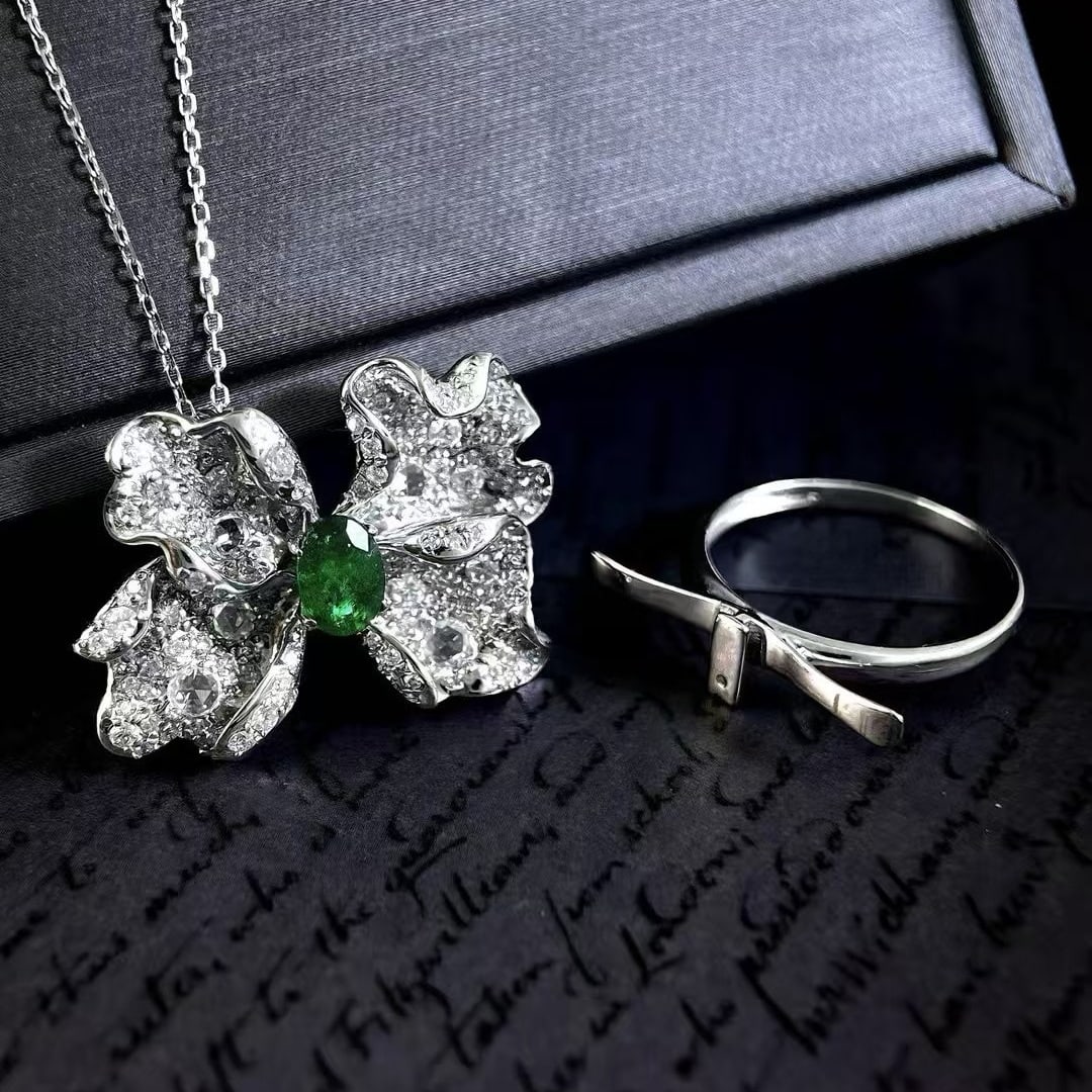 14k Gold 1.66 Ctw Vivid Green Natural Emerald & Diamond Ring/pendant( Without Chain ): Ref:230982208 / / gold content:14k gold / / ring size:7. 25us / / / / main gemstone:emerald / / shape:oval / / carat weight:0. 66ct / / color:vivid green / / treatment:natural / / / / adjacent