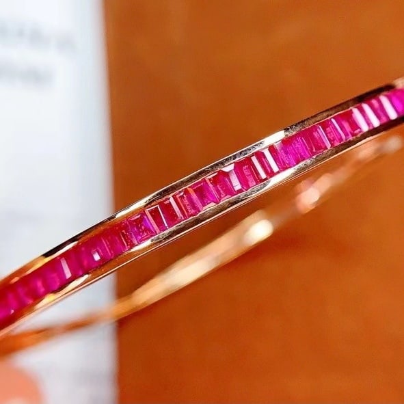14k Gold 4.68 Ct Natural Ruby Bangle - 2