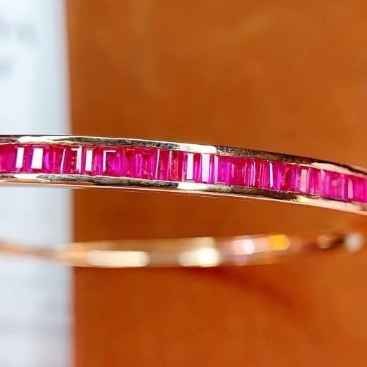 14k Gold 4.68 Ct Natural Ruby Bangle - 3
