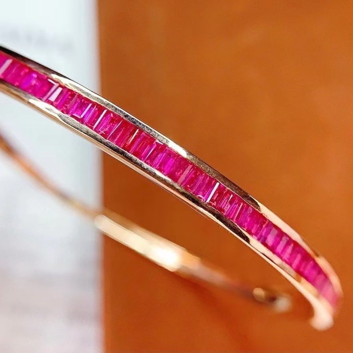 14k Gold 4.68 Ct Natural Ruby Bangle - 4