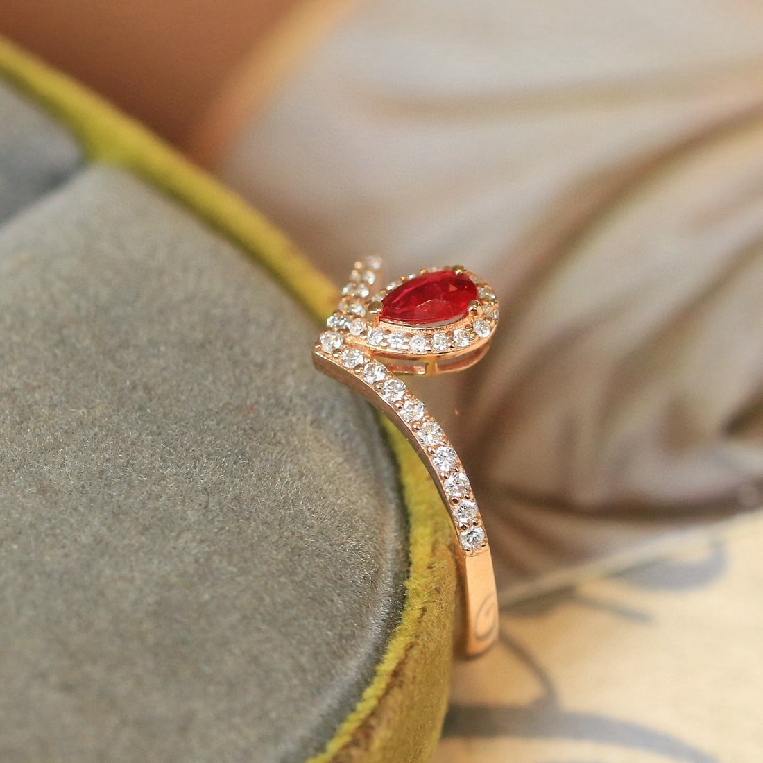 14k Gold 0.52 Ctw Natural Ruby & Diamond Ring - 4