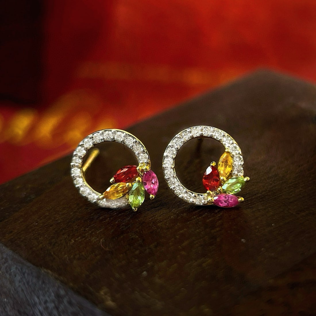 14k Gold 0.72 Ctw Natural Sapphire & Diamond Earrings: Ref:230982245 / / gold content:14k gold / / main gemstone:sapphire / / shape:marquise / / carat weight:0. 5ct / / color:color / / treatment:natural / / / / adjacent gemstone 2 : diamond / /