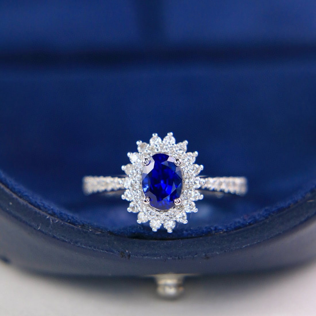14k Gold 1.47 Ctw Natural Sapphire & Diamond Ring: Ref:230982255 / / gold content:14k gold / / ring size:7. 25us / / / / main gemstone:sapphire / / shape:oval / / carat weight:1. 05ct / / color:royal blue / / treatment:natural / / / / adjacent