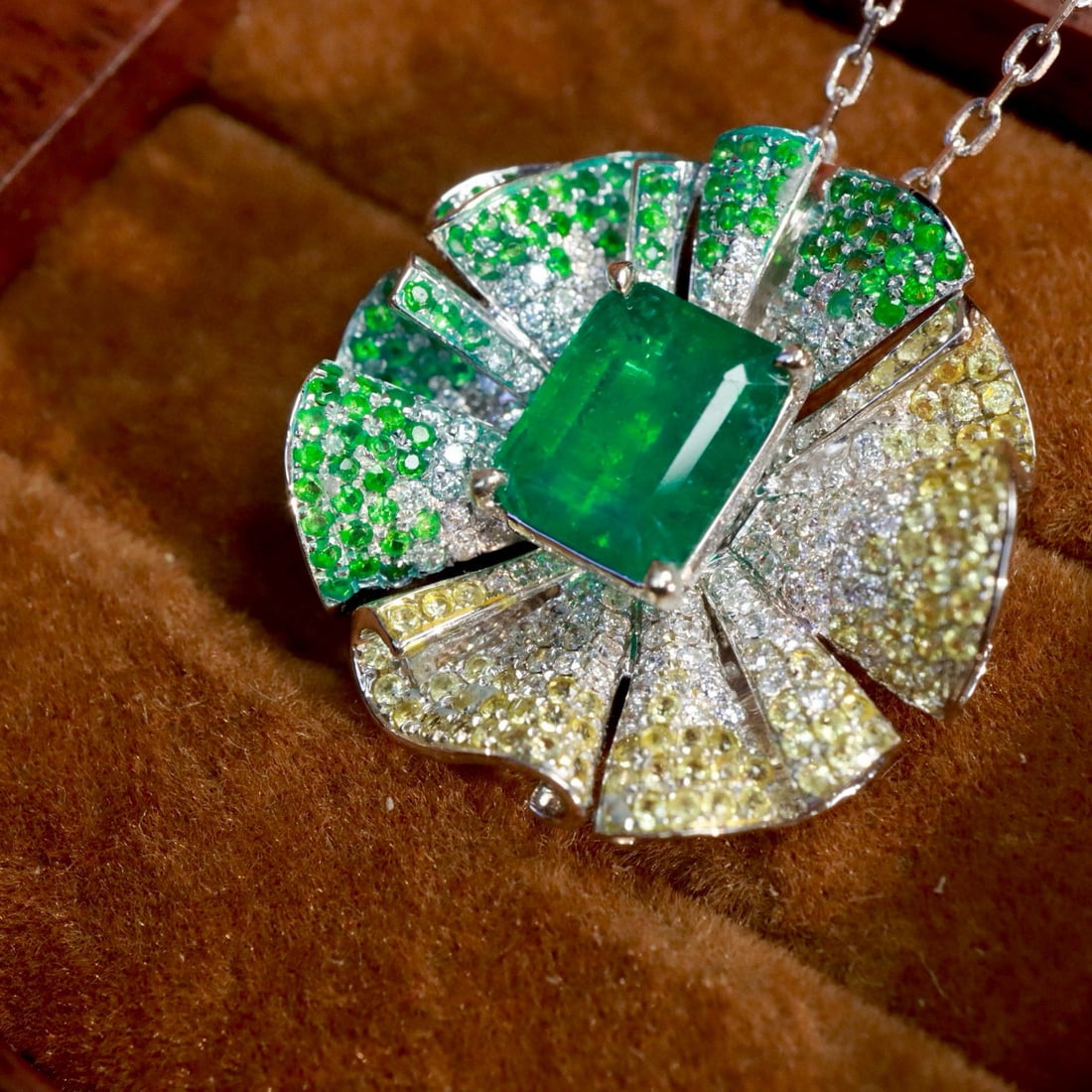 14k Gold 1.80 Ctw Natural Emerald & Diamond Pendant( Without Chain ) - 2