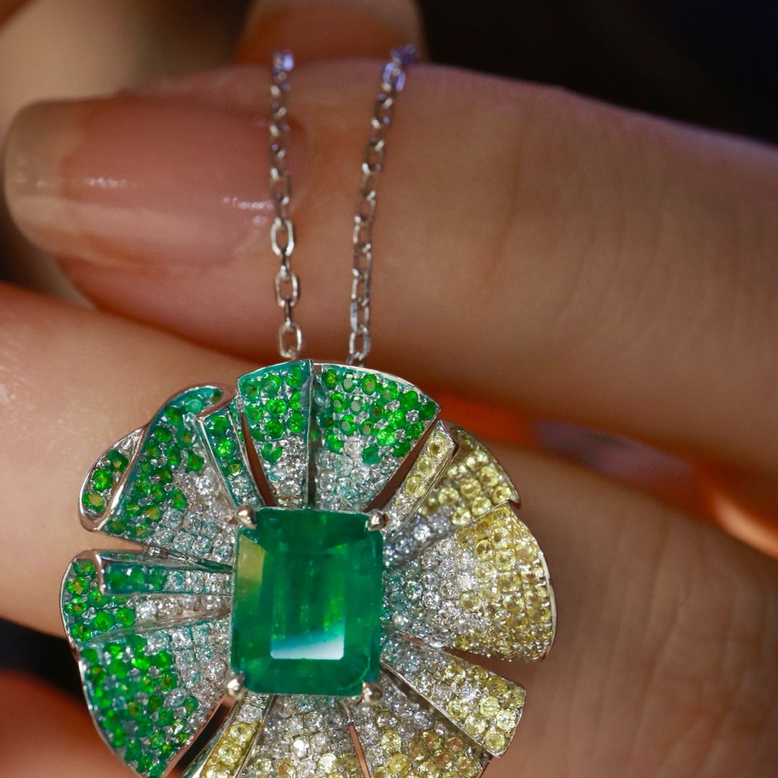 14k Gold 1.80 Ctw Natural Emerald & Diamond Pendant( Without Chain ) - 4