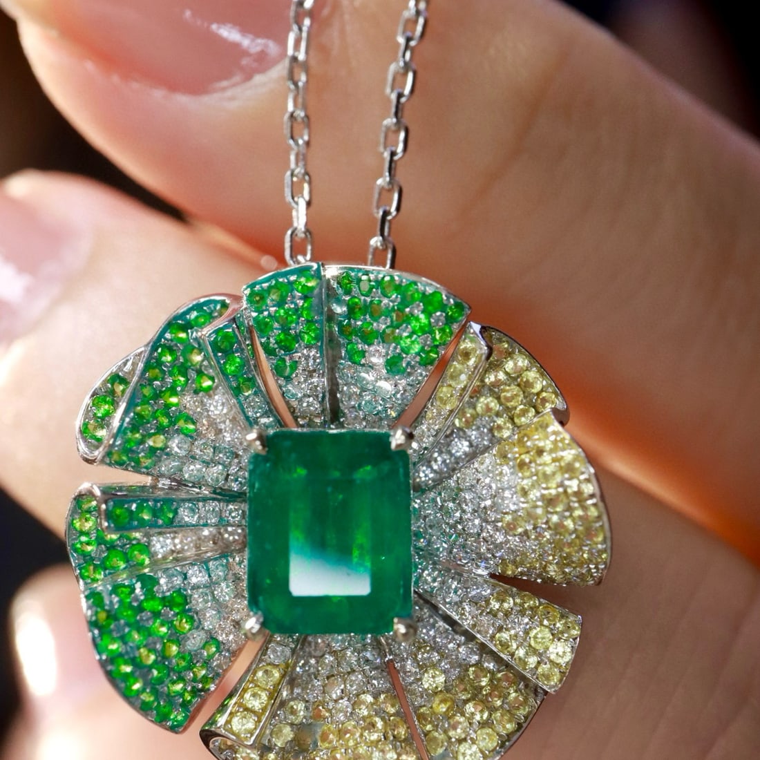 14k Gold 1.80 Ctw Natural Emerald & Diamond Pendant( Without Chain ) - 5