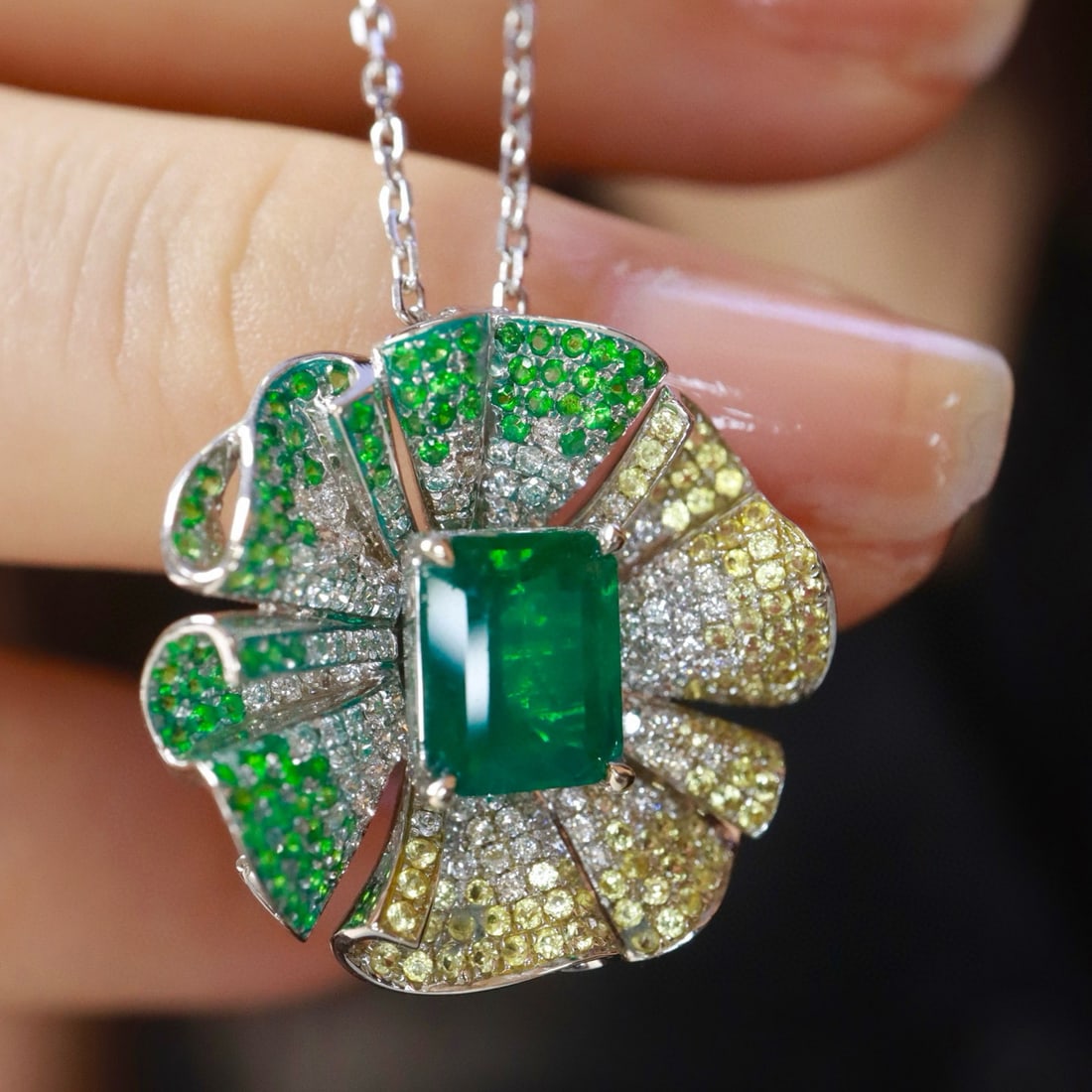 14k Gold 1.80 Ctw Natural Emerald & Diamond Pendant( Without Chain ) - 6