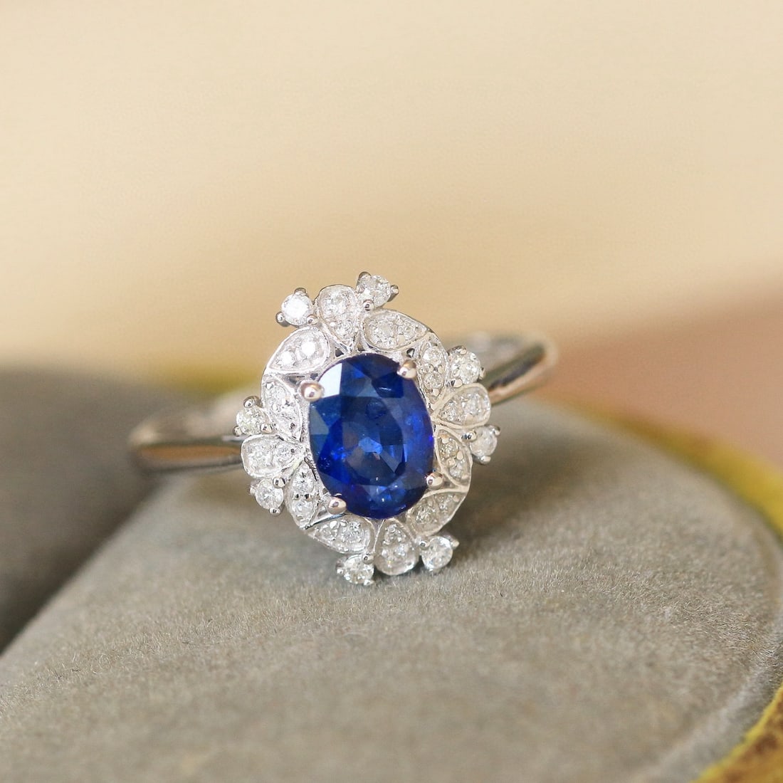 14k Gold 1.43 Ctw Natural Sapphire & Diamond Ring: Ref:230982270 / / gold content:14k gold / / ring size:7. 25us / / / / main gemstone:sapphire / / shape:oval / / carat weight:1. 25ct / / color:royal blue / / treatment:natural / / / / adjacent