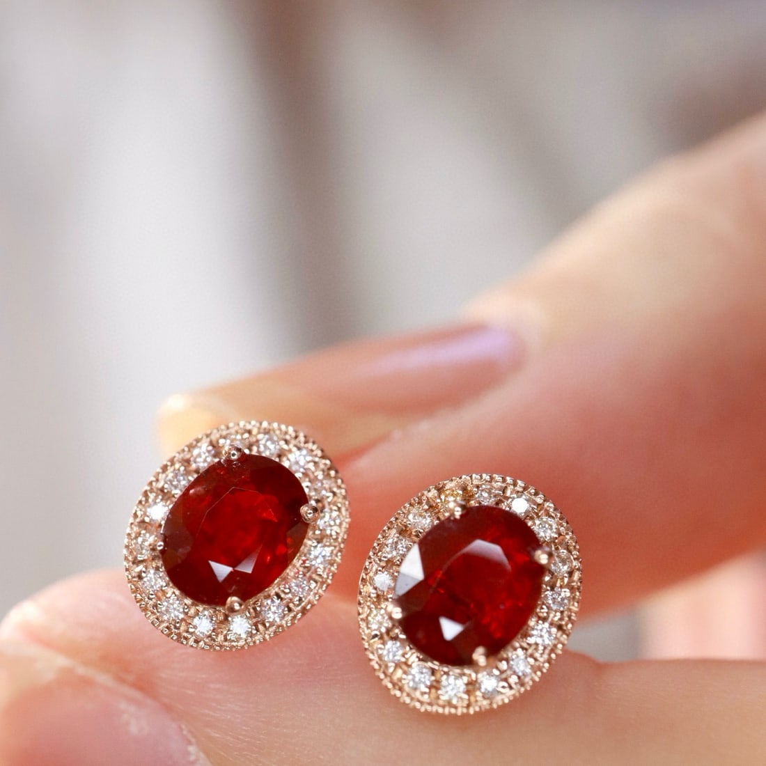 14k Gold 1.25 Ctw Natural Ruby & Diamond Earrings: Ref:230982278 / / gold content:14k gold / / main gemstone:ruby / / shape:oval / / carat weight:1. 16ct / / color:pigeonblood red / / treatment:natural / / / / adjacent gemstone 2 : diamond / / shape:r