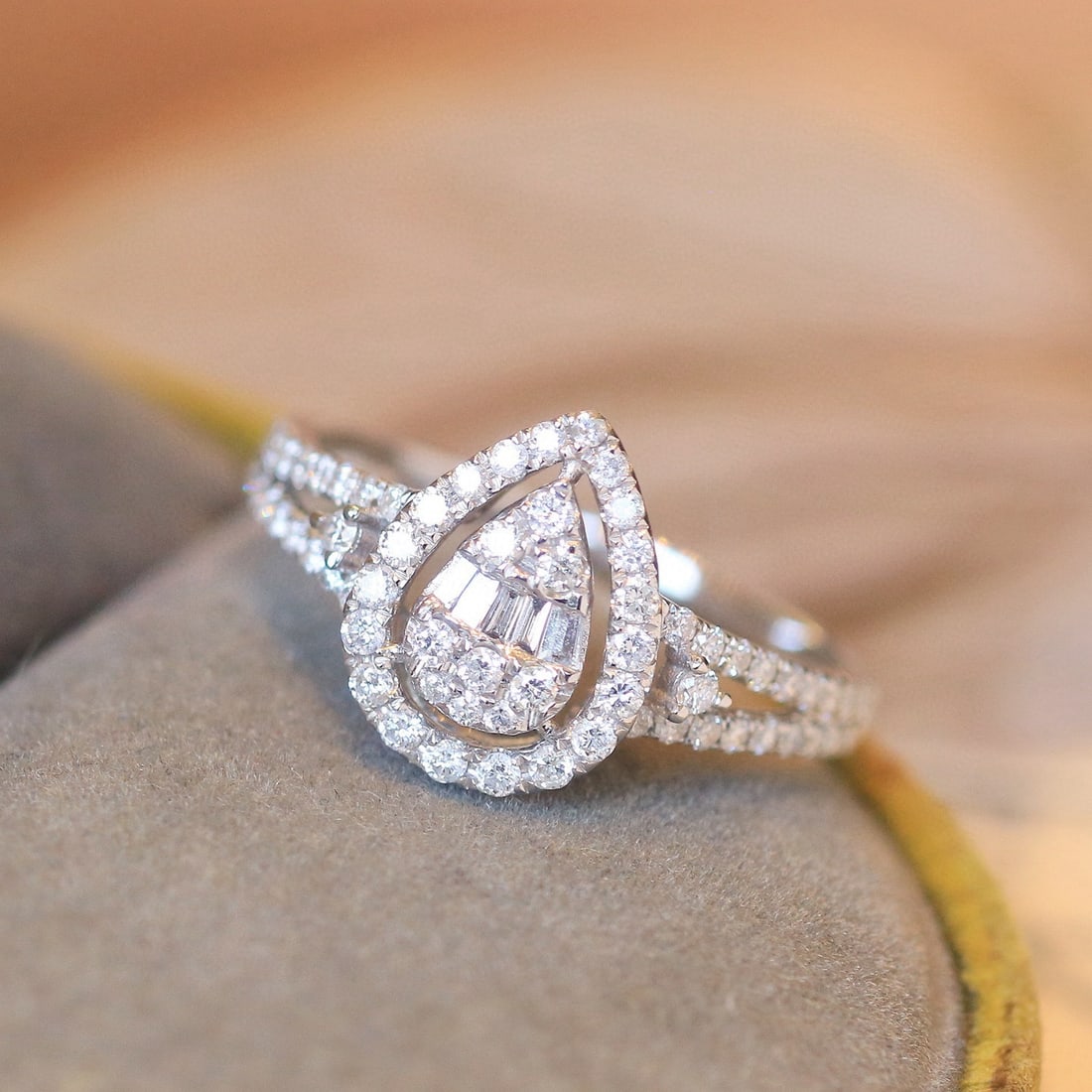 14k Gold 0.6 Ct Natural H Diamond Ring - 2