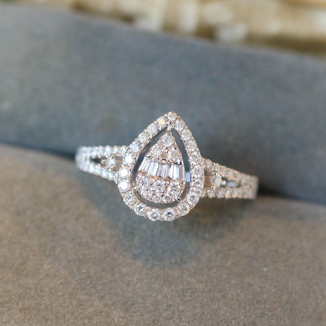 14k Gold 0.6 Ct Natural H Diamond Ring - 8