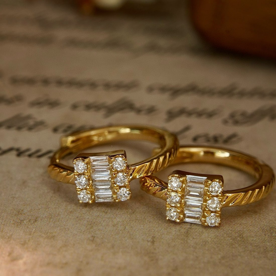 14k Gold 0.19 Ct Natural H Diamond Earrings: Ref:230982281 / / gold content:14k gold / / main gemstone:diamond / / shape:multiply / / carat weight:0. 19ct / / clarity grade:vs-si / / color:h / / treatment:natural / / Low Estimate: 1500