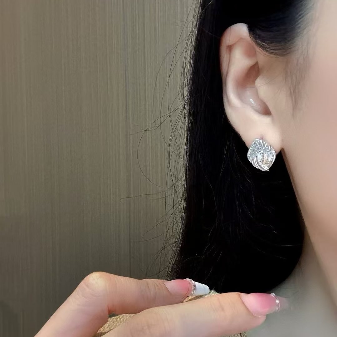 14k Gold 0.9 Ct Natural H Diamond Earrings - 2