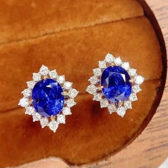 14k Gold 2.8 Ct Natural Sapphire & Diamond Earrings: Ref:230982303 / / gold content:14k gold / / main gemstone:sapphire / / shape:oval / / carat weight:2. 8ct / / color:royal blue / / treatment:natural / / / / adjacent gemstone 2 : diamond / / number of