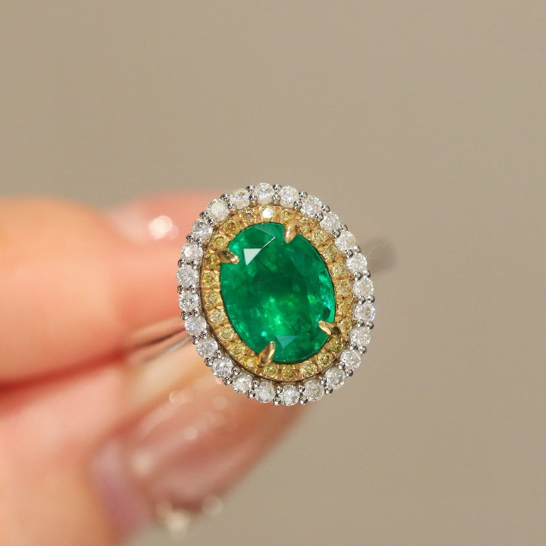 14k Gold 1.95 Ct Vivid Green Natural Emerald & Diamond Ring - 5