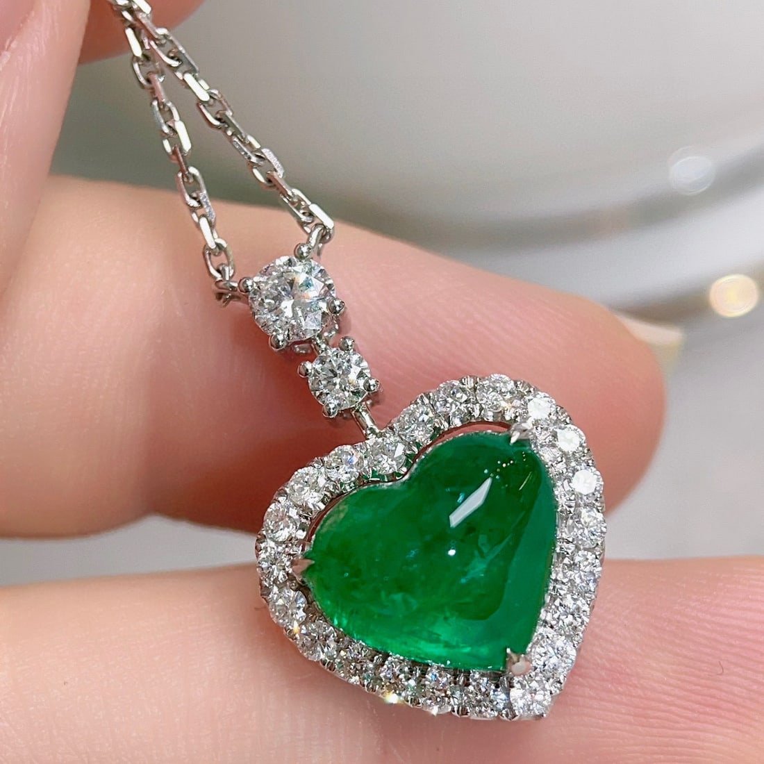 14k Gold 4.77 Ctw Vivid Green Natural Emerald & Diamond Necklace - 4