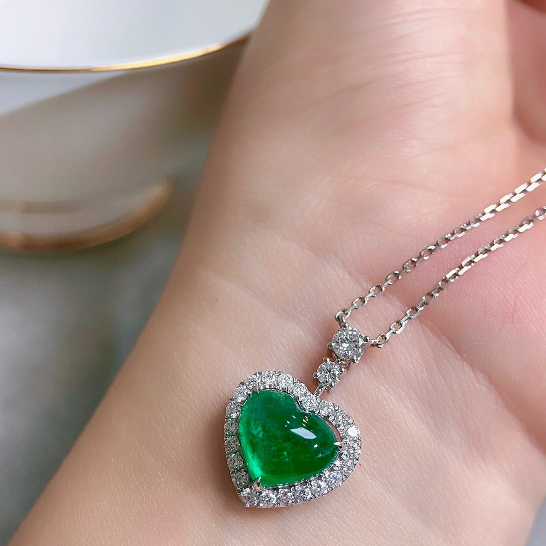 14k Gold 4.77 Ctw Vivid Green Natural Emerald & Diamond Necklace - 8