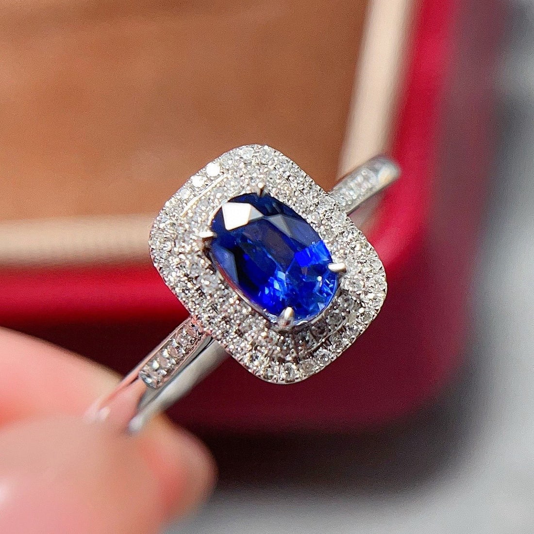 14k Gold 0.65 Ct Natural Sapphire & Diamond Ring - 2