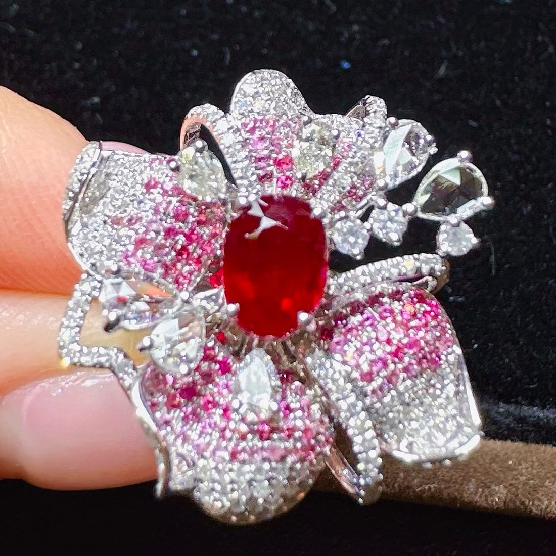14k Gold 1.96 Ctw Natural Ruby & Diamond Ring: Ref:230982325 / / gold content:14k gold / / ring size:7. 25us / / / / main gemstone:ruby / / shape:oval / / carat weight:1. 02ct / / color:pigeonblood red / / treatment:natural / / / / adjacent