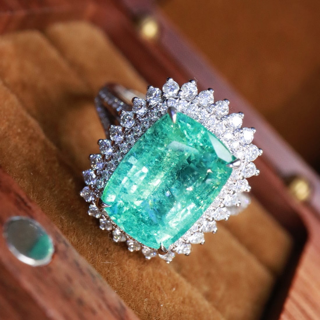 14k Gold 4.07 Ctw Natural Paraiba Tourmaline & Diamond Ring - 3