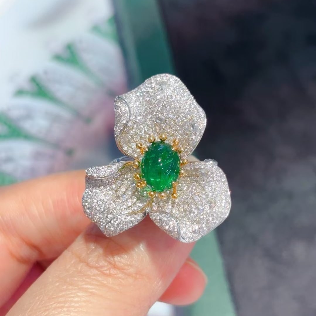 14k Gold 4.62 Ctw Vivid Green Natural Emerald & Diamond Ring - 4