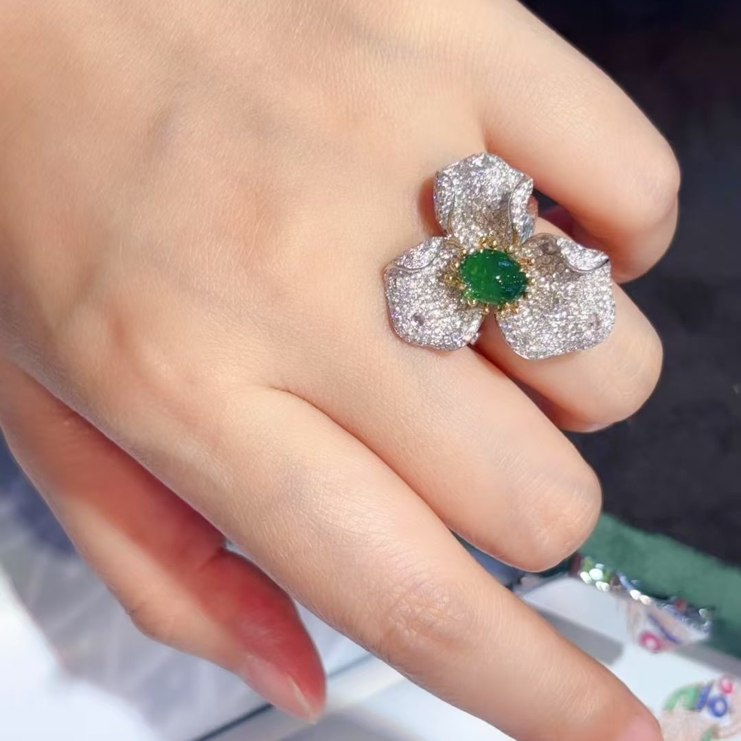 14k Gold 4.62 Ctw Vivid Green Natural Emerald & Diamond Ring - 5