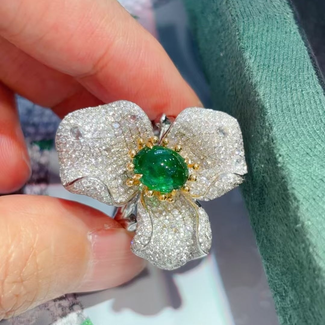 14k Gold 4.62 Ctw Vivid Green Natural Emerald & Diamond Ring - 6