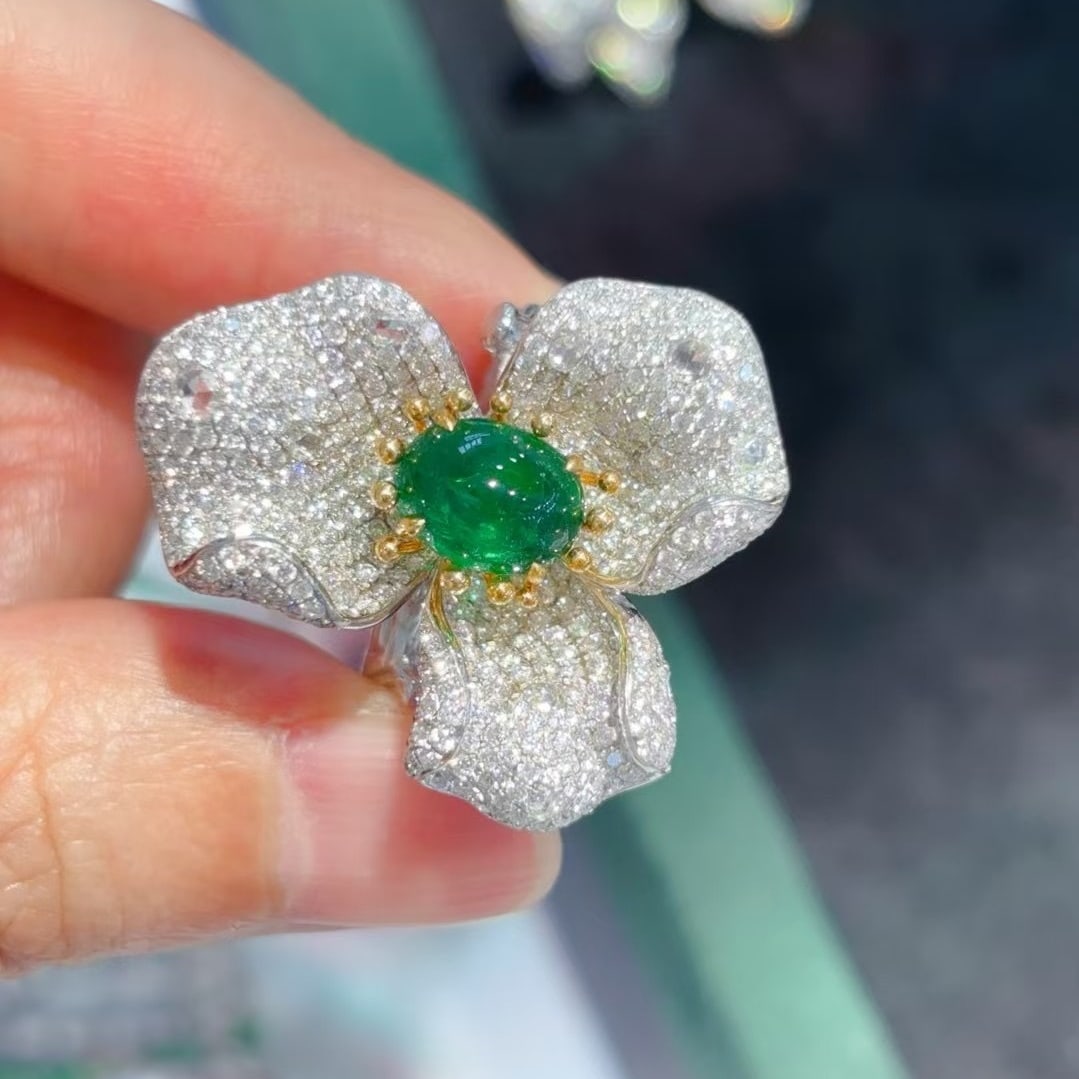 14k Gold 4.62 Ctw Vivid Green Natural Emerald & Diamond Ring - 7