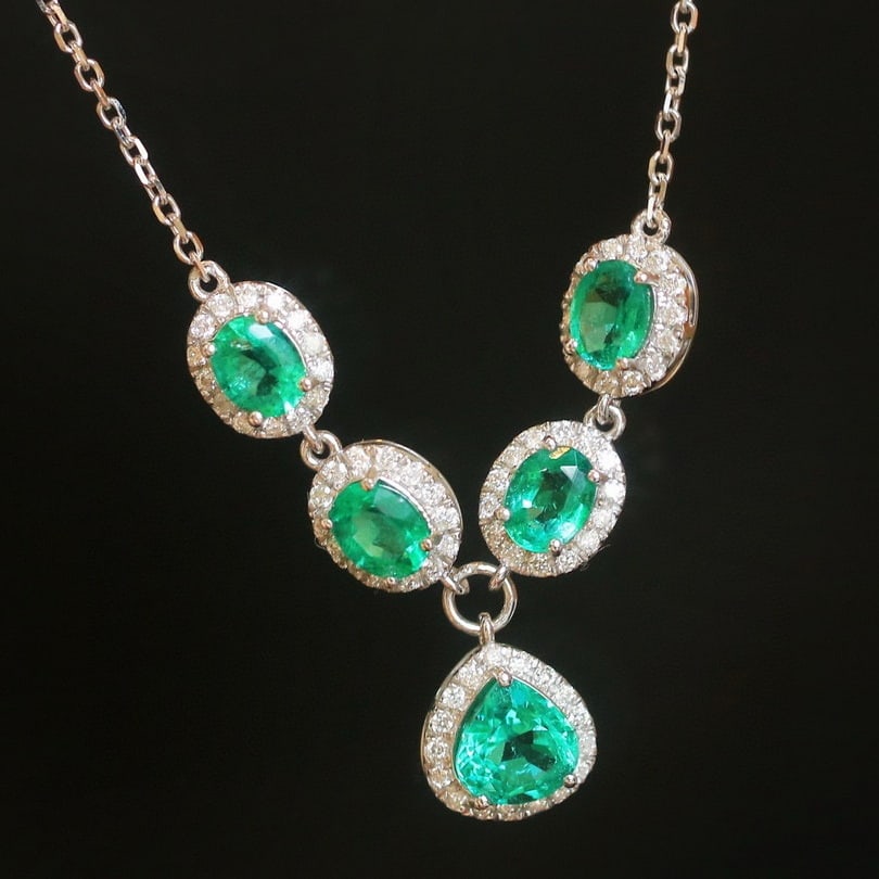 14k Gold 1.56 Ctw Natural Emerald & Diamond Necklace - 2