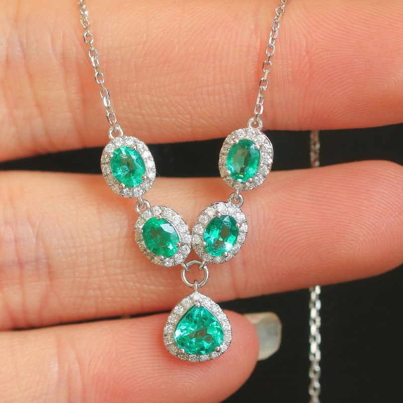 14k Gold 1.56 Ctw Natural Emerald & Diamond Necklace - 4