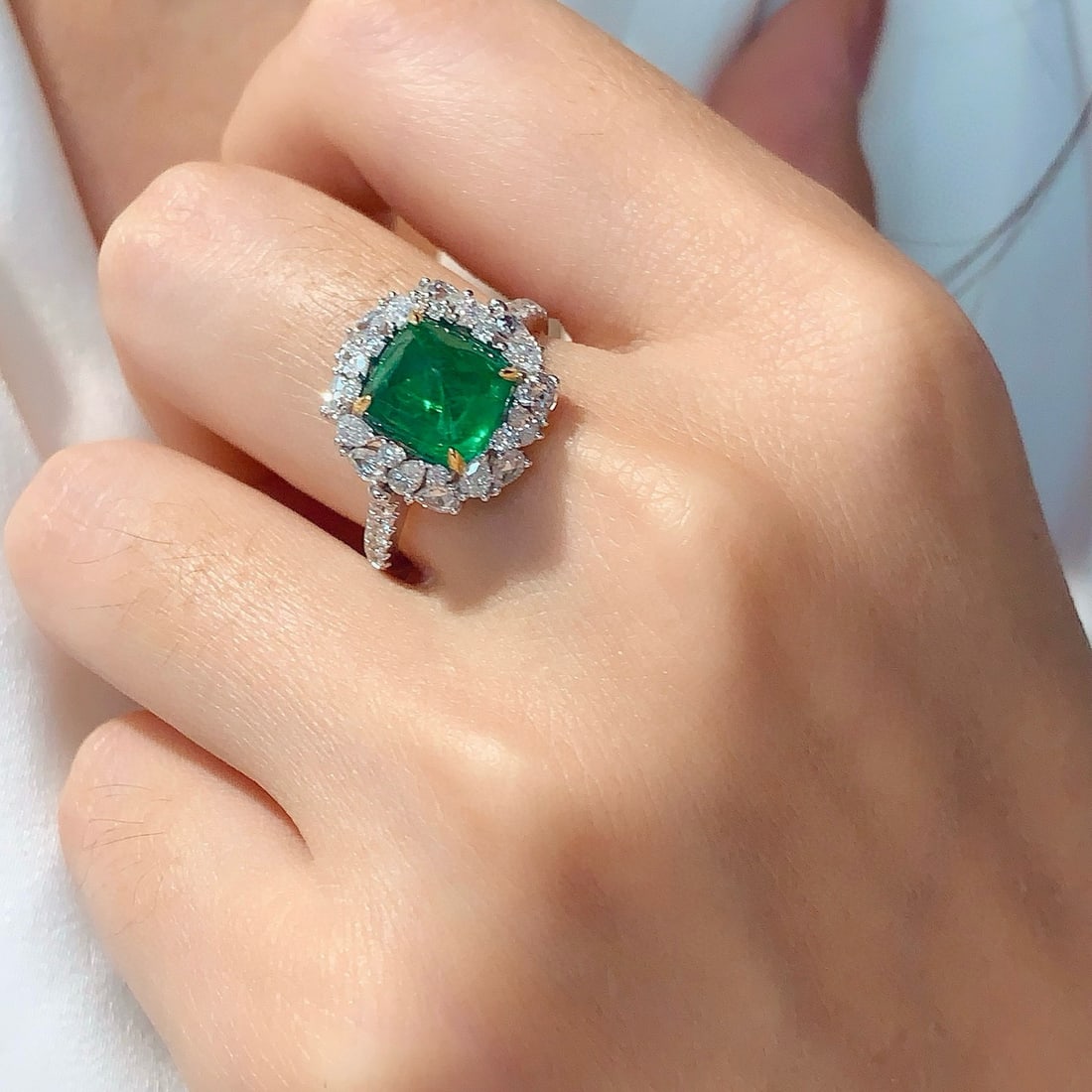 14k Gold 3.84 Ctw Vivid Green Natural Emerald & Diamond Ring/pendant( Without Chain ) - 7