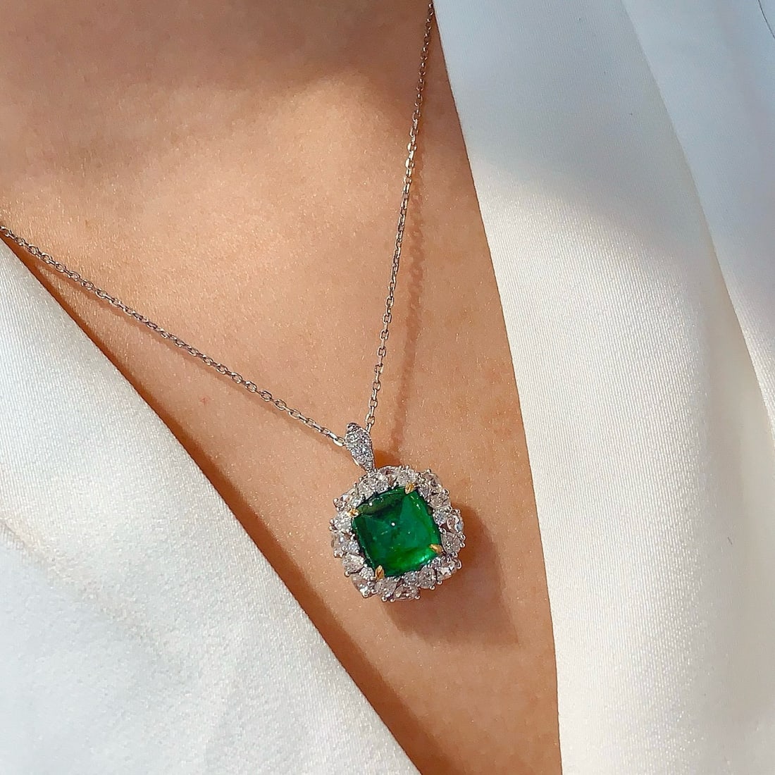 14k Gold 3.84 Ctw Vivid Green Natural Emerald & Diamond Ring/pendant( Without Chain ) - 8