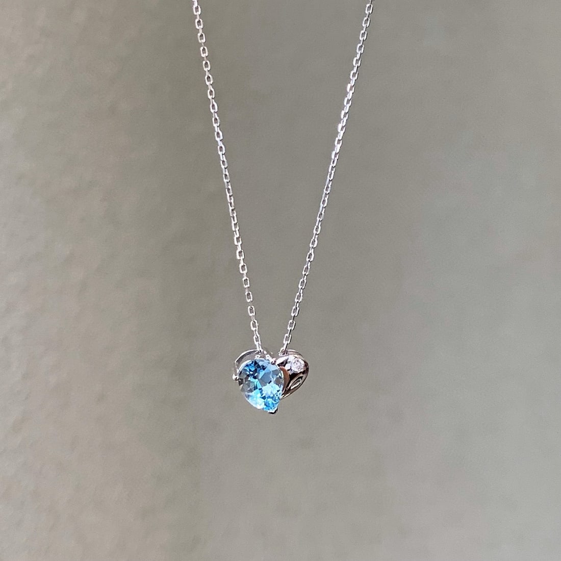 14k Gold 0.65 Ct Natural Aquamarine & Diamond Necklace - 4