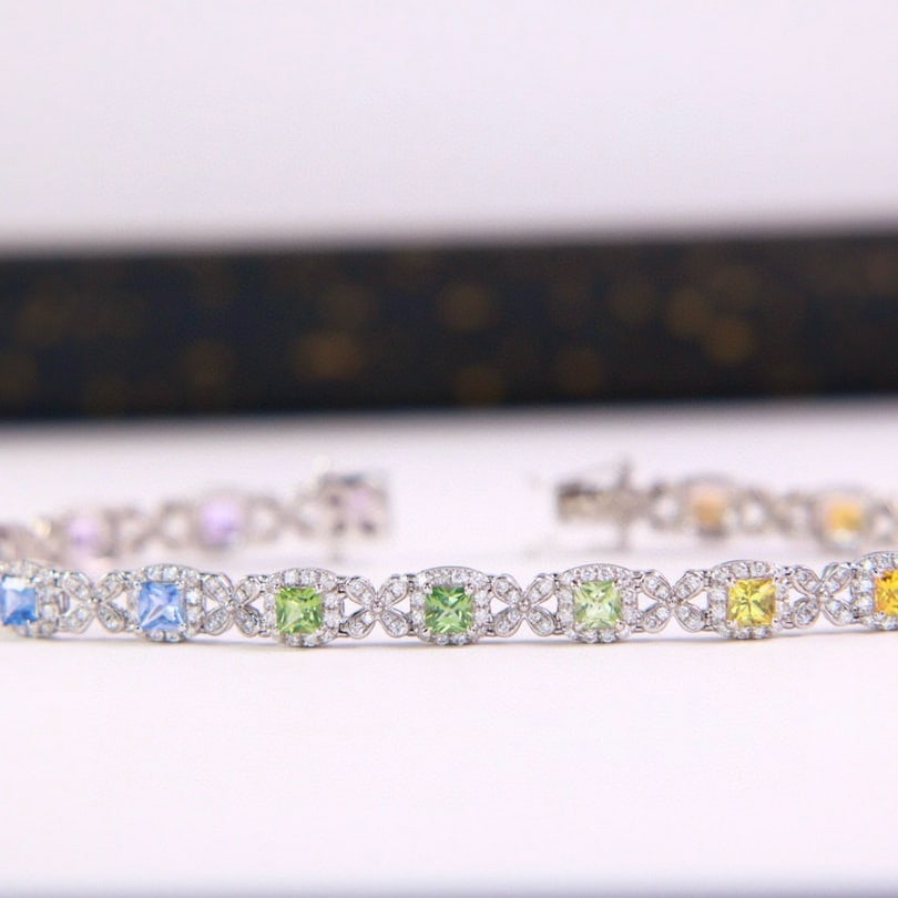 14k Gold 5.43 Ctw Natural Sapphire & Diamond Bracelet: Ref:230982348 / / gold content:14k gold / / main gemstone:sapphire / / shape:princess / / carat weight:4ct / / color:color / / treatment:natural / / / / adjacent gemstone 2 : diamond / / shape:round