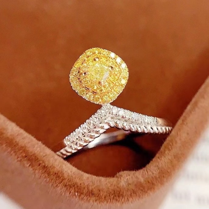 14k Gold 0.35 Ct Natural Yellow Diamond & Diamond Ring - 6