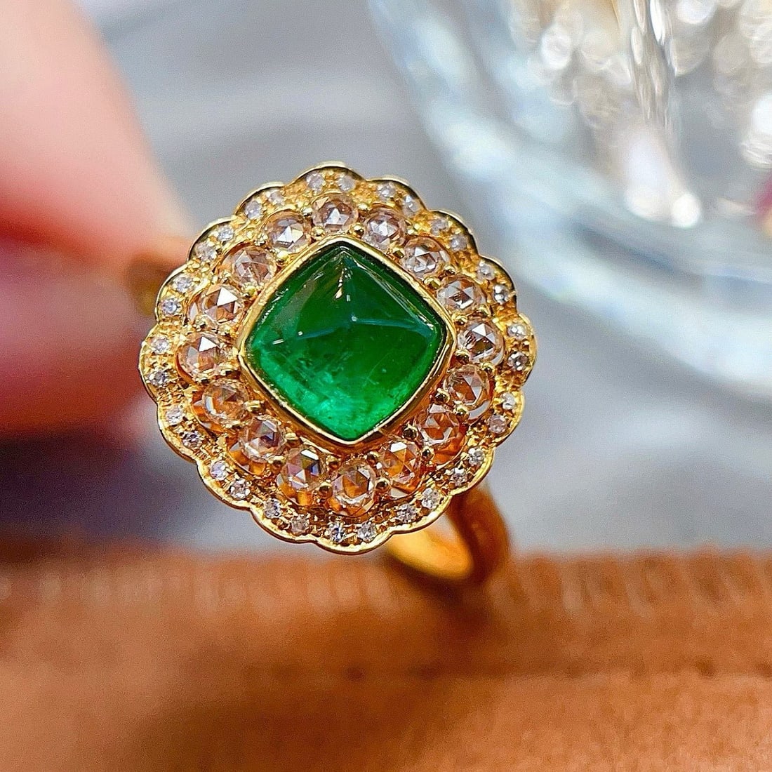 14k Gold 1 Ct Vivid Green Natural Emerald & Diamond & Sapphire Ring - 3