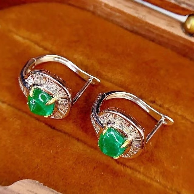 14k Gold 1.65 Ct Vivid Green Natural Emerald & Diamond Earrings - 3