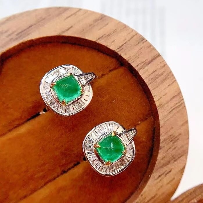 14k Gold 1.65 Ct Vivid Green Natural Emerald & Diamond Earrings - 4