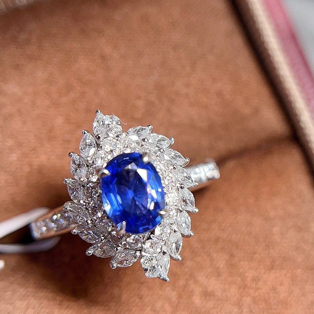 14k Gold 0.8 Ct Natural Sapphire & Diamond Ring - 4